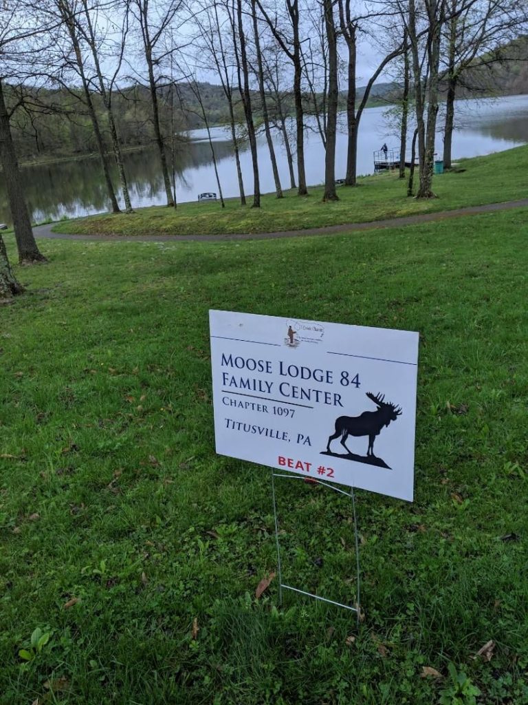 Moose Beat Sign at the 2019 Oil Creek Classic